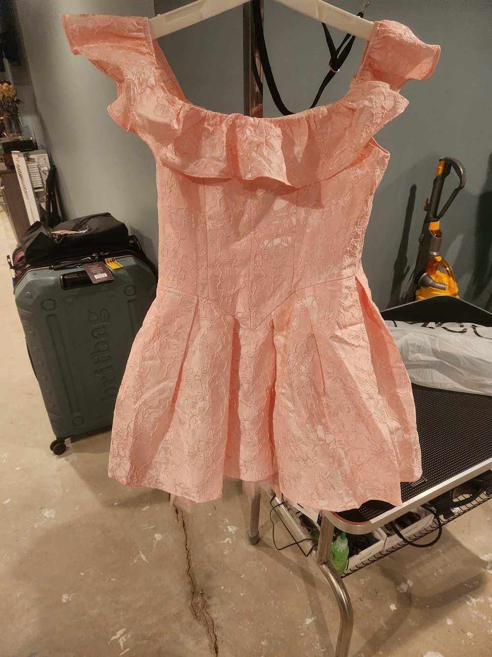 SHEIN Light Pink Ruffle Off-Shoulder Floral Jacquard Mini Dress